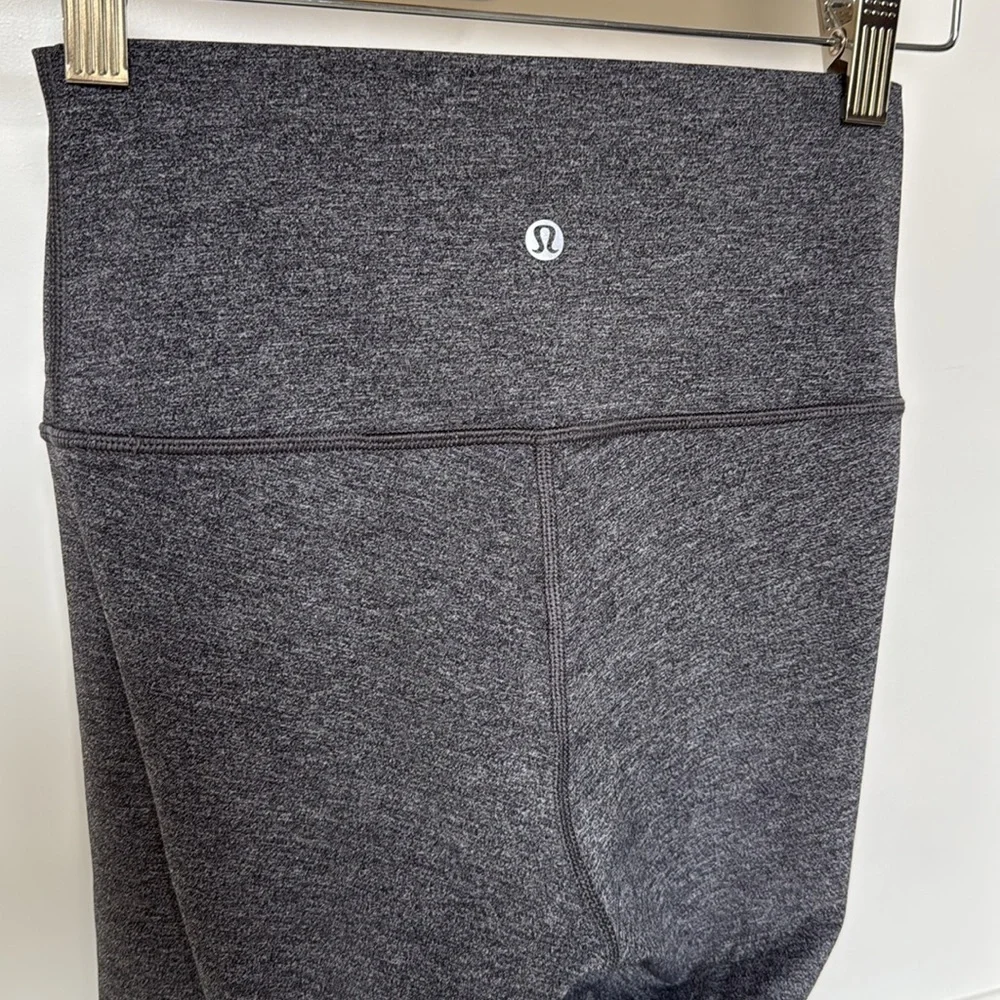 Lululemon High Rise Wunder Under Leggings Capri Cropped Size 4 Grey color